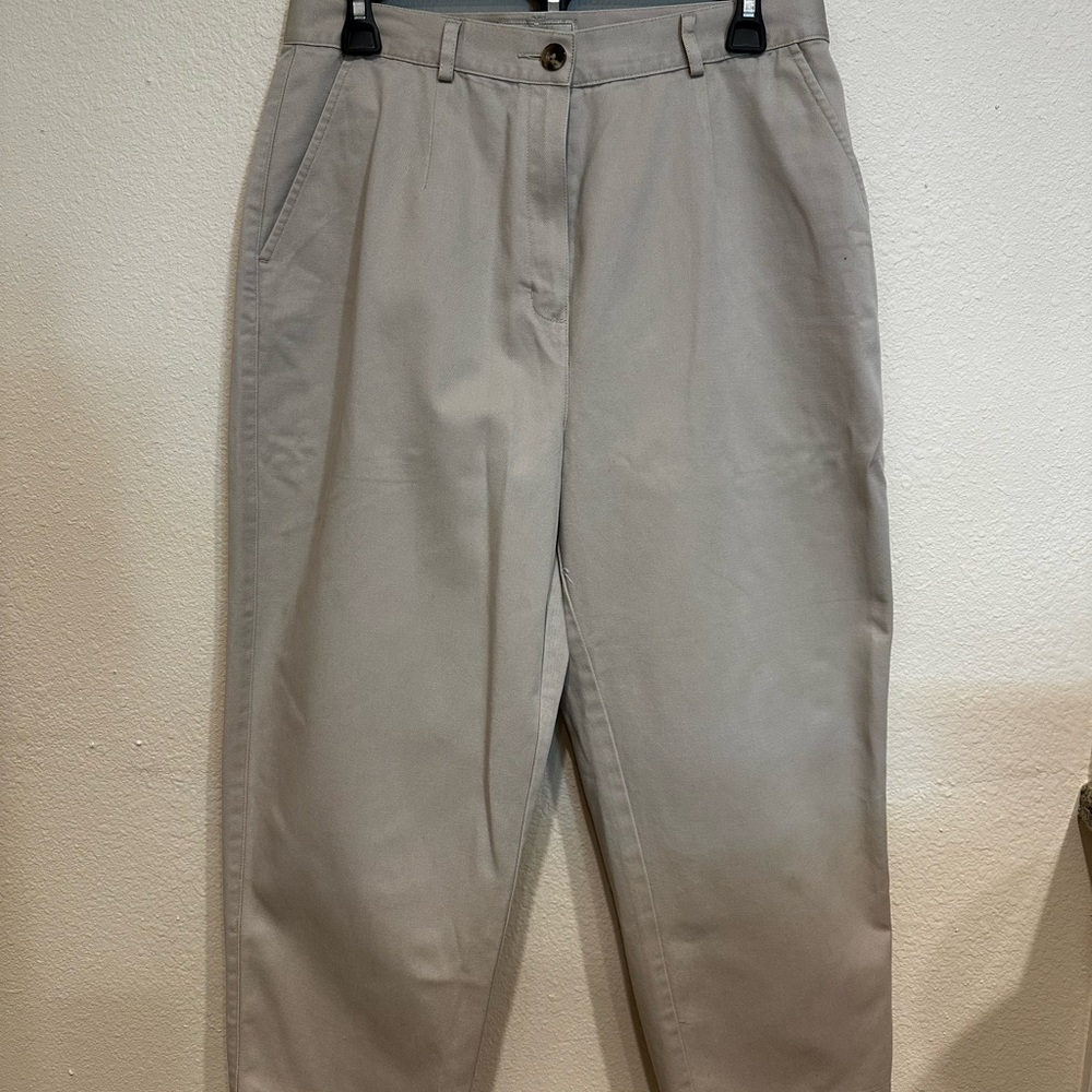L.L. Bean Women's Straight-Leg Capris/Cropped in Light Taupe Size 12